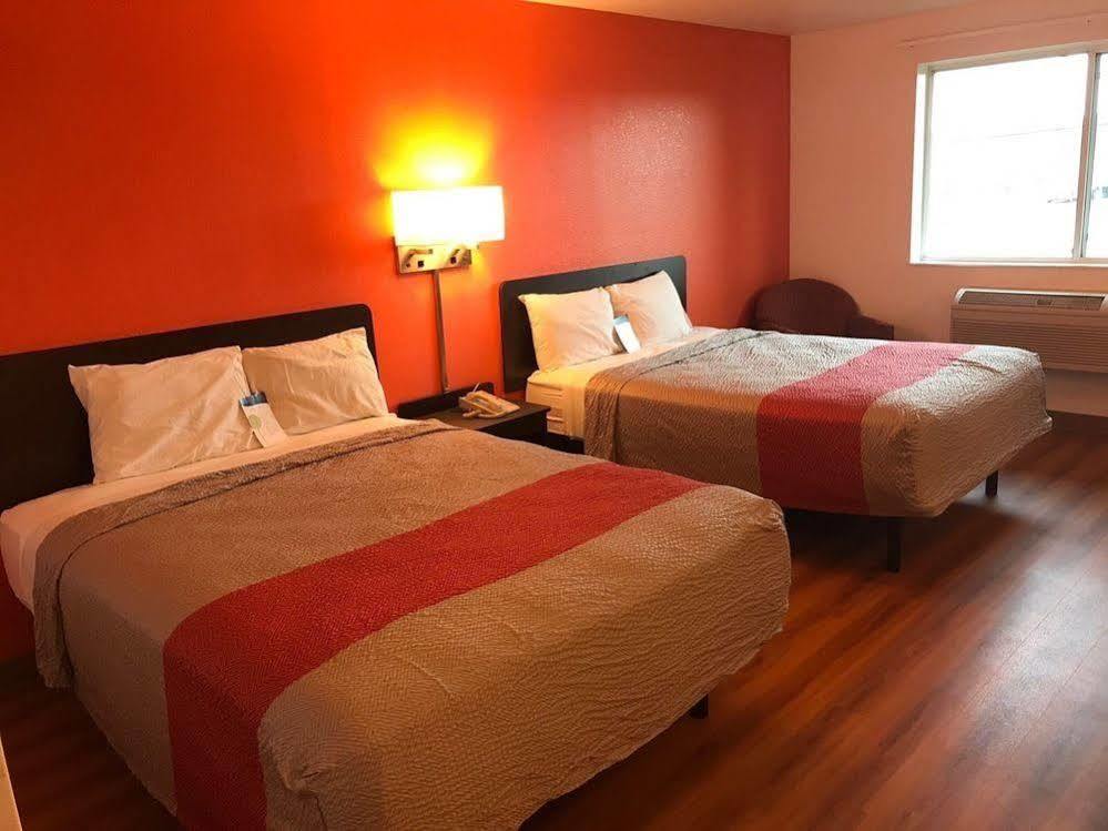 Motel 6-Barkeyville, Pa Экстерьер фото